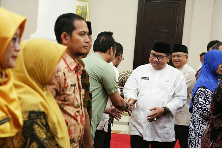 SEKDA PROVINSI BANTEN MELANTIK DAN MENGAMBIL SUMPAH JABATAN BAGI PEJABAT FUNGSIONAL