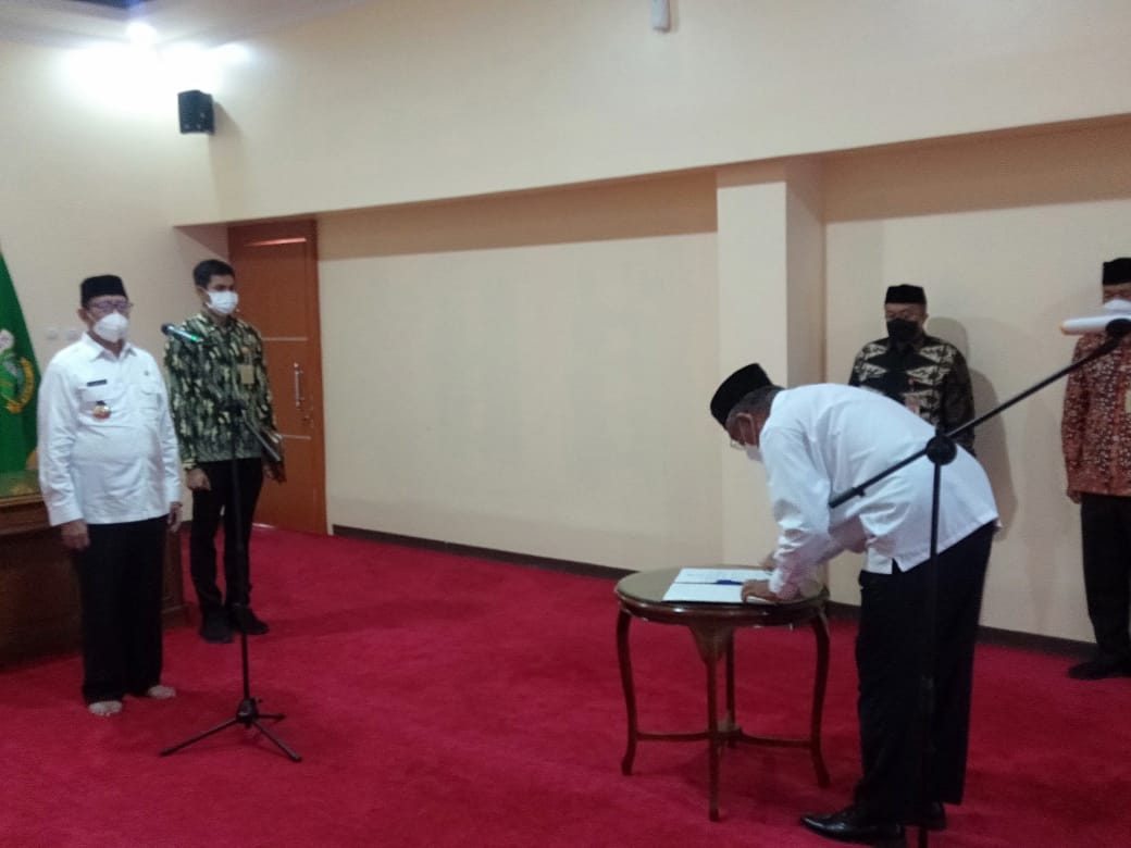 Gubernur Lantik Eselon II dan Pejabat Administrasi