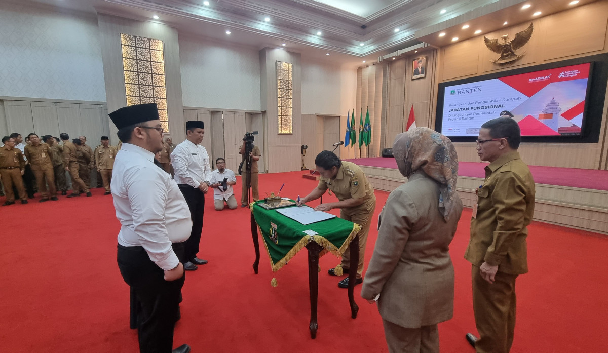 Pelantikan dan Pengambilan Sumpah Pegawai Negeri Sipil Yang Diangkat Menjadi Pejabat Fungsional